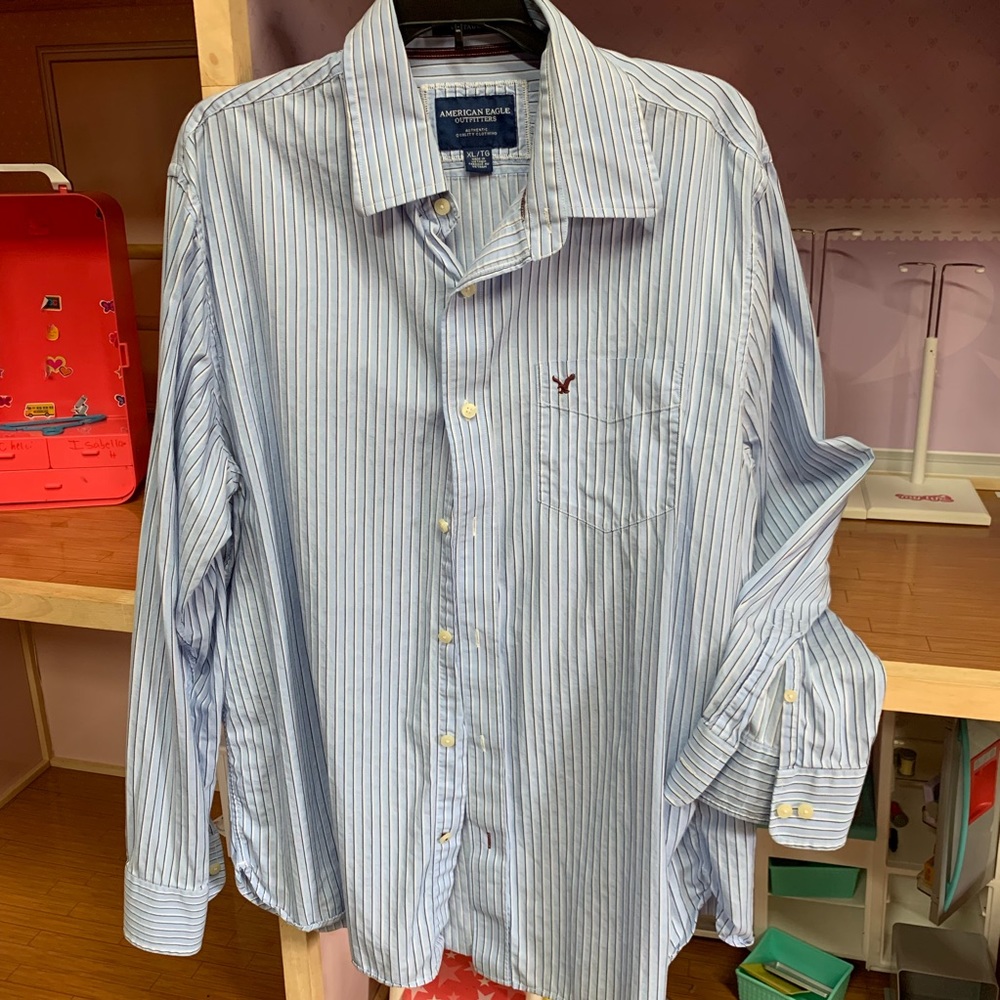 American Eagle long sleeve button down